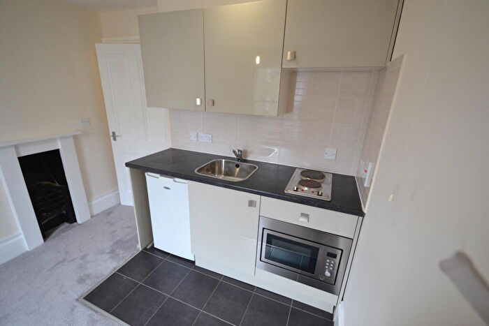 Studio To Rent In Brunswick Road, Hove, BN3