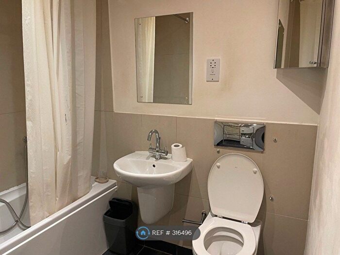 2 Bedroom Flat To Rent In Barton Mill Road, Canterbury, CT1