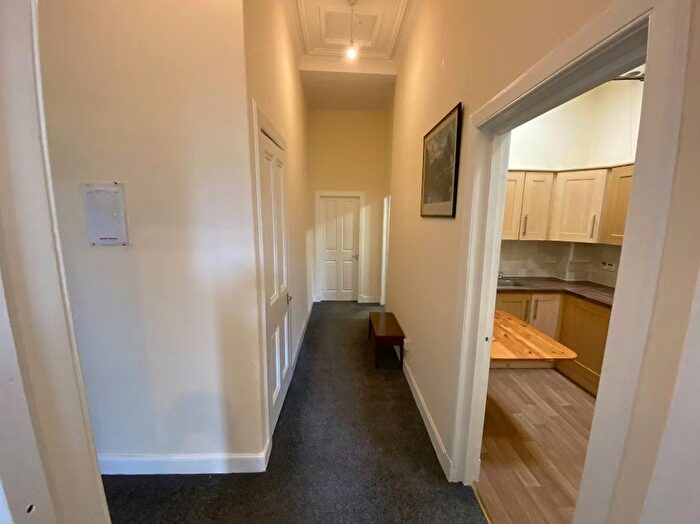 3 Bedroom Flat To Rent In Oxford Street, Edinburgh, Midlothian, EH8