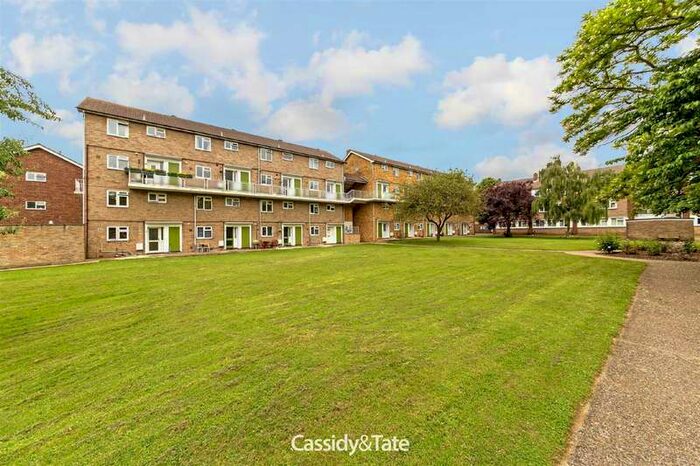 3 Bedroom Apartment To Rent In The Ridgeway, Marshalswick, St Albans, AL4