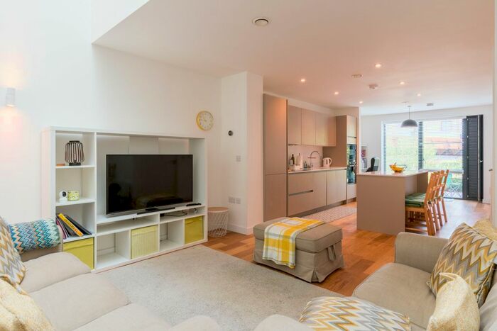 4 Bedroom Town House To Rent In Secret Garden, Leeds, LS9