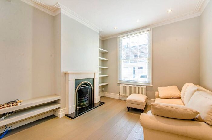 3 Bedroom House To Rent In Liverpool Road, Islington, London, N1