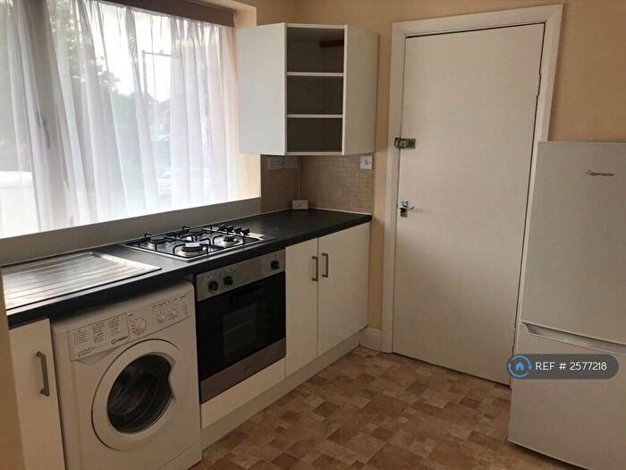 1 Bedroom Flat To Rent In Golders Green, London, NW11
