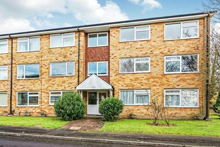 2 Bedroom Flat To Rent In Sylvia Close, Basingstoke, Hampshire, RG21