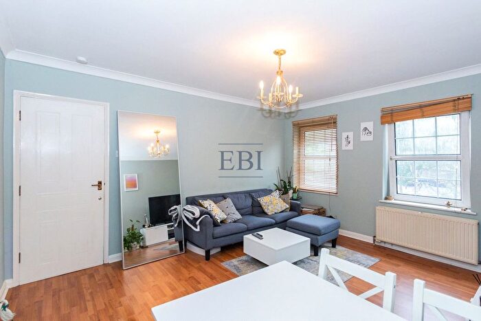 1 Bedroom Flat For Sale In Canton Street, London, E14