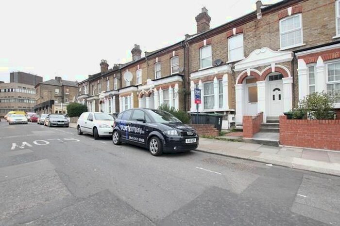 Studio To Rent In Cranbrook Park, Wood Green, London, N22