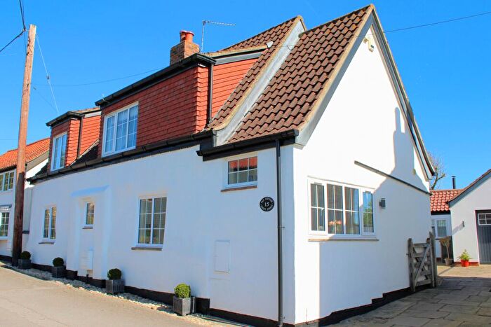 3 Bedroom Cottage For Sale In Front Street, Grasby, DN38
