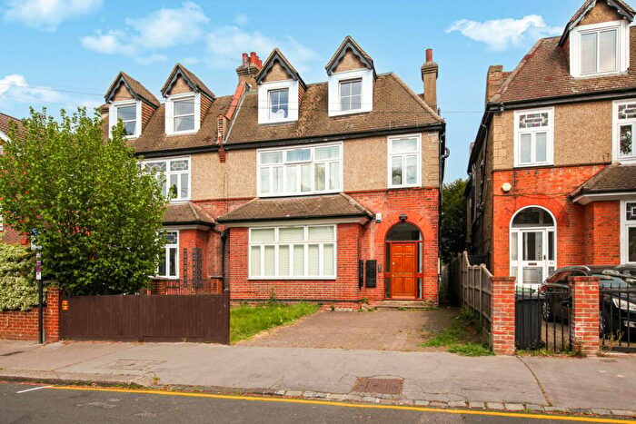 Flat For Sale In Outram Road, Croydon, CR0
