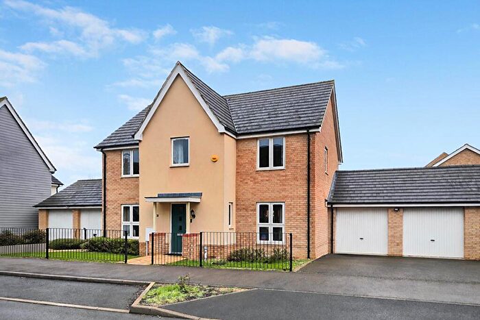 4 Bedroom Detached House For Sale In Angus Way, Whitehouse, Milton Keynes, MK8