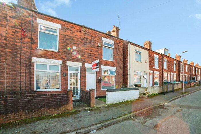 2 Bedroom End Of Terrace House For Sale In Arundel Drive, Mansfield, Nottinghamshire, NG19