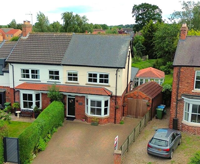 4 Bedroom Semi-Detached House For Sale In South End, Bedale, DL8