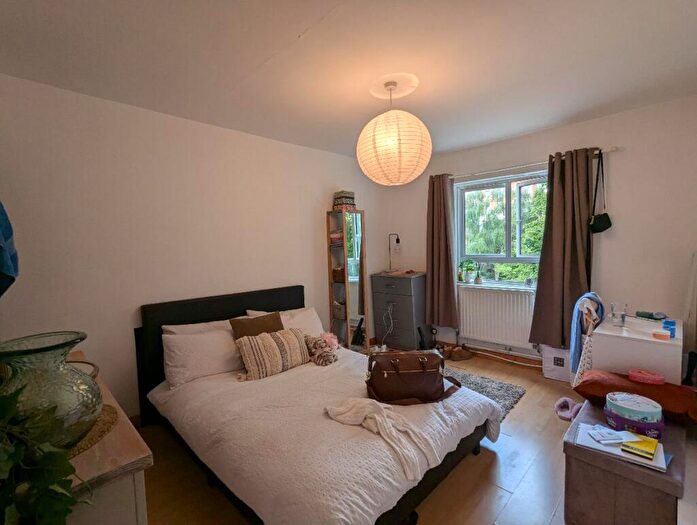 3 Bedroom Maisonette To Rent In Billingley, NW1