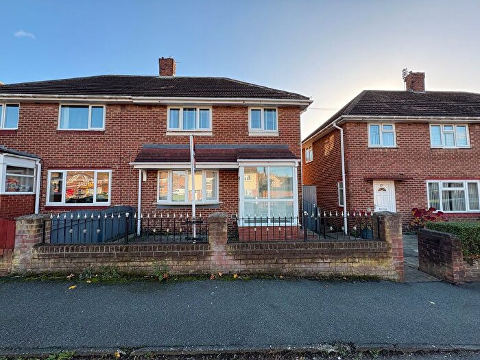 3 Bedroom Semi Detached House To Rent In Cranleigh Road, Sunderland, SR5