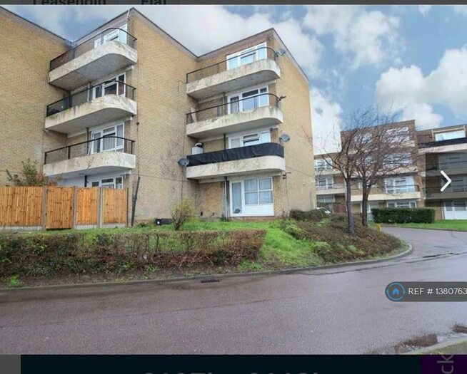 Studio To Rent In Rydene Close, Basildon, SS16