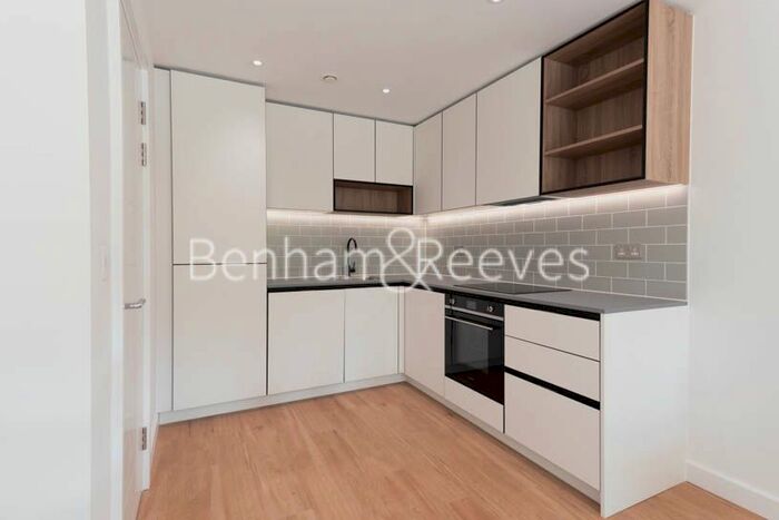 1 Bedroom Flat To Rent In Beaufort Square, Colindale, NW9