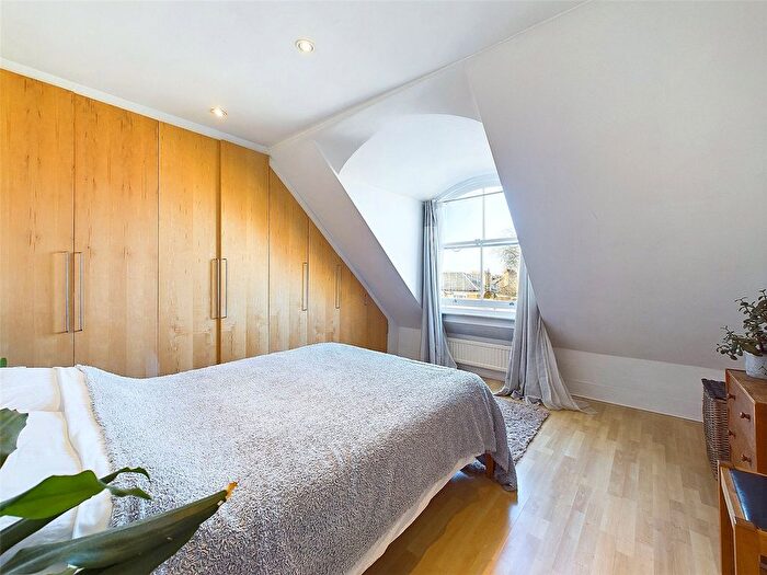 1 Bedroom Flat To Rent In Cambridge Park, Twickenham, TW1