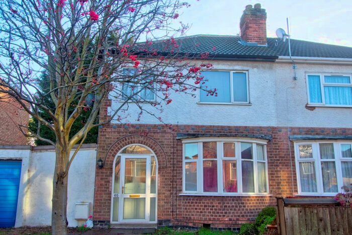 4 Bedroom Semi-Detached House To Rent In Gainsborough Road, Clarendon Park, Leicester, LE2