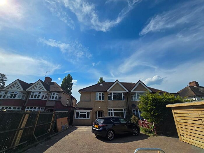 Studio To Rent In London Road, Ewell, KT17