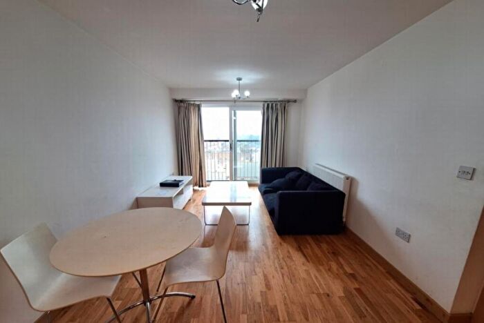 2 Bedroom Flat To Rent In Canon Court, Manor Road, Wallington, SM6