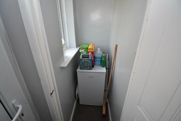 2 Bedroom Apartment To Rent In Portland Close, Marsh, Huddersfield, West Yorkshire, HD3