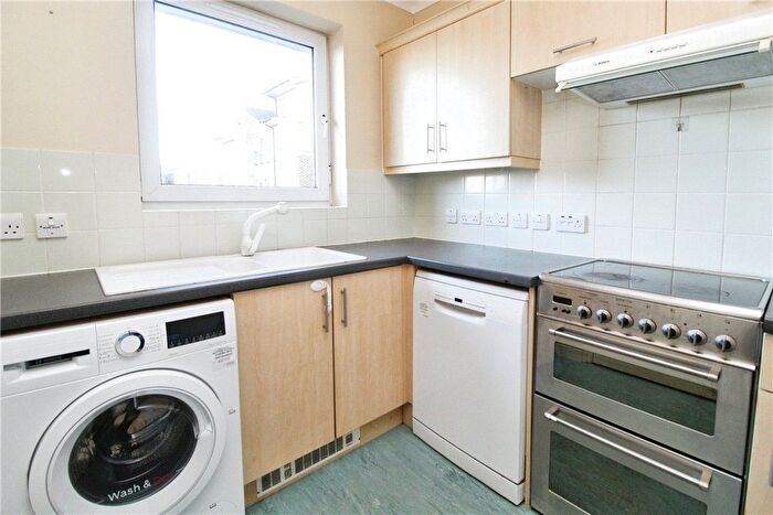 1 Bedroom Flat To Rent In Melbourne Road, Wallington, SM6