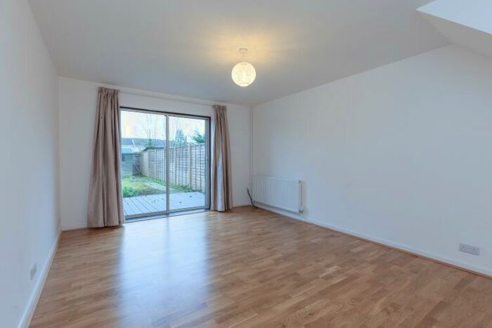 2 Bedroom Terraced House To Rent In Wilsdon Way, Kidlington, OX5