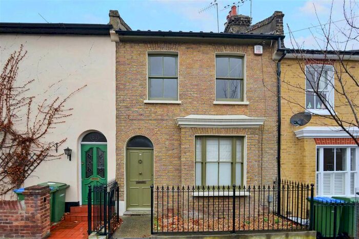 3 Bedroom Property To Rent In Calvert Road, Greenwich, London, SE10
