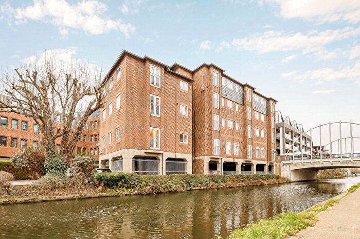 2 Bedroom Flat To Rent In High Street, Yiewsley, West Drayton, UB7