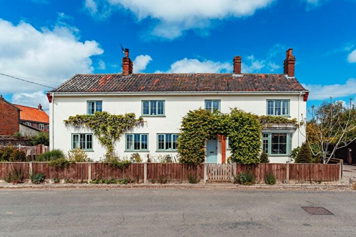 6 Bedroom Detached House For Sale In The Street, Hindolveston, NR20