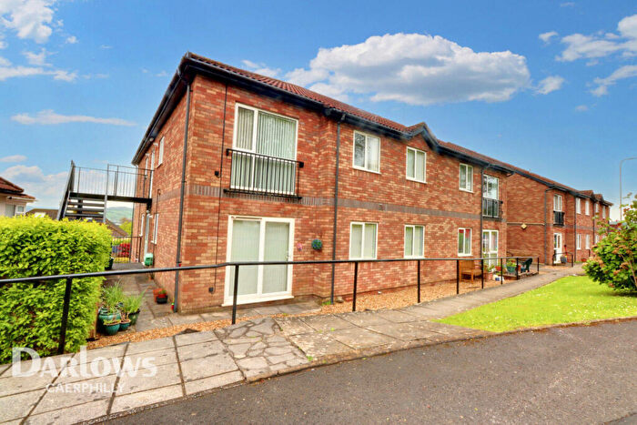 2 Bedroom Flat For Sale In Bronrhiw Fach, Caerphilly, CF83