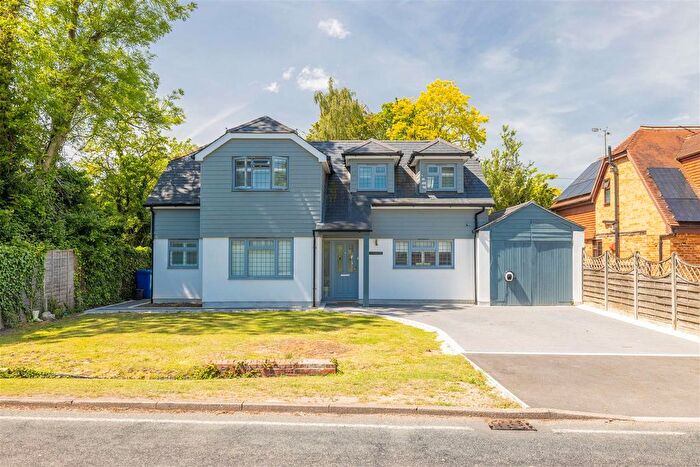 4 Bedroom Detached House For Sale In Money Row Green, Holyport, Maidenhead, SL6