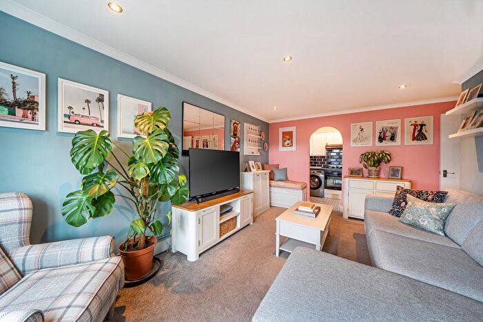 1 Bedroom Flat For Sale In Burnt Ash Hill, Lee, SE12