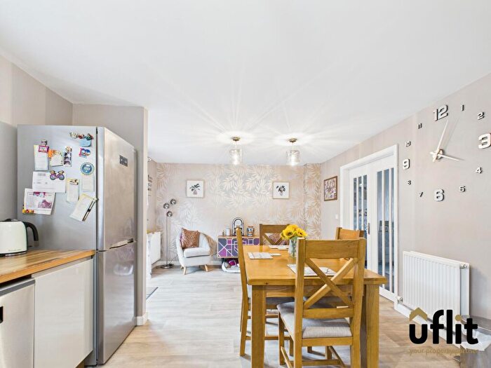 4 Bedroom Detached House For Sale In Field View Court, Brinsworth, Rotherham, S60