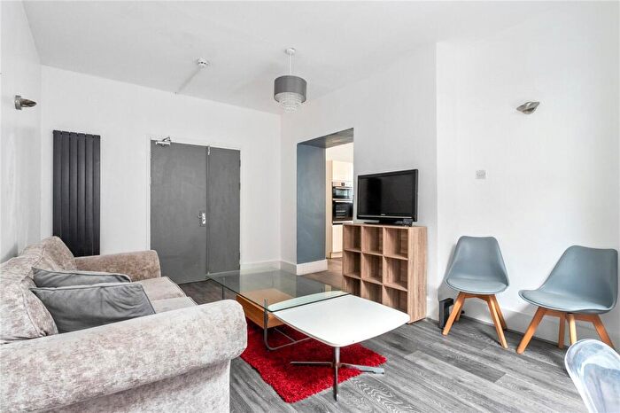 6 Bedroom Semi-Detached House To Rent In Hainault Road, London, E11