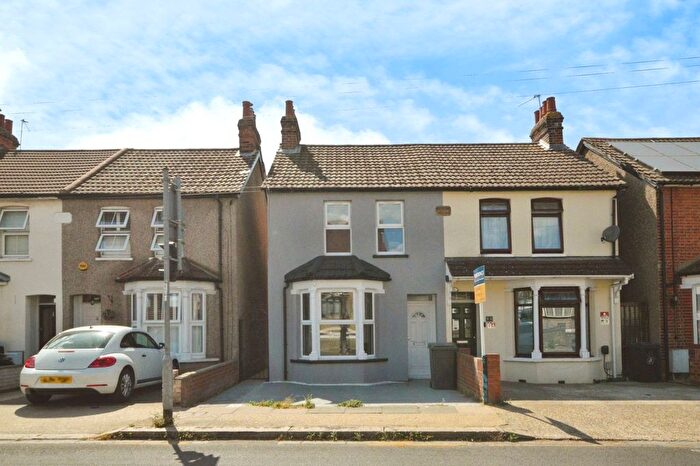 3 Bedroom Terraced House For Sale In Park Lane, Hornchurch, Essex, RM11