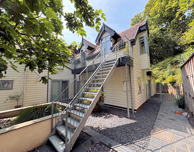 2 Bedroom Apartment For Sale In Apartment The Old Stables, Plas Panteidal, Aberdyfi, LL35