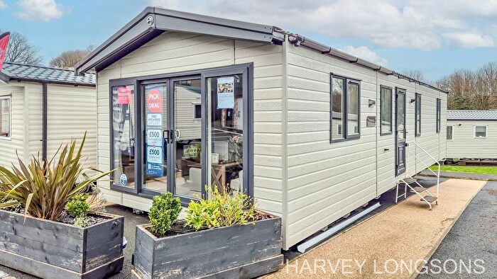 2 Bedroom Park Home For Sale In Dartmouth Road, Paignton, TQ4