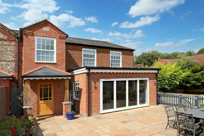 3 Bedroom Semi-Detached House To Rent In The Larchlands, Penn, HP10