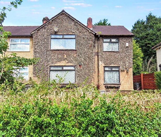 3 Bedroom End Of Terrace House For Sale In The Crescent, Westhoughton, Bolton, BL5