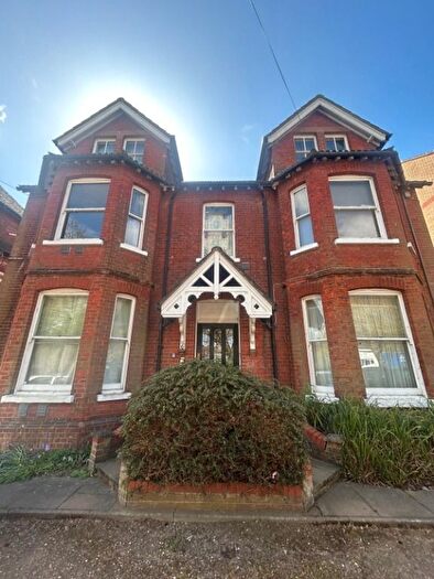 1 Bedroom Flat To Rent In Clapham Road, Bedford, MK41