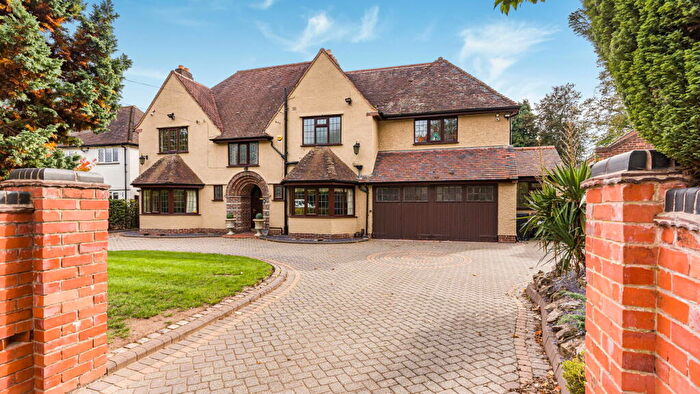 5 Bedroom Detached House For Sale In Barker Road, Four Oaks, B74