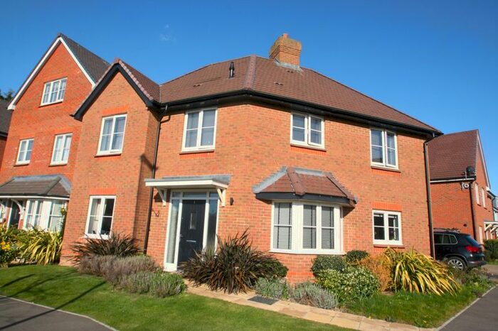 4 Bedroom Detached House To Rent In Hornbeam Avenue, Angmering, BN16