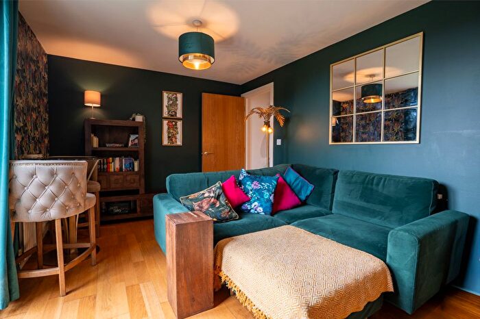 1 Bedroom Flat For Sale In Saltire Street, Edinburgh, EH5
