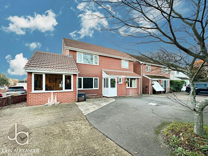 5 Bedroom Detached House For Sale In Pilborough Way, Colchester, CO3