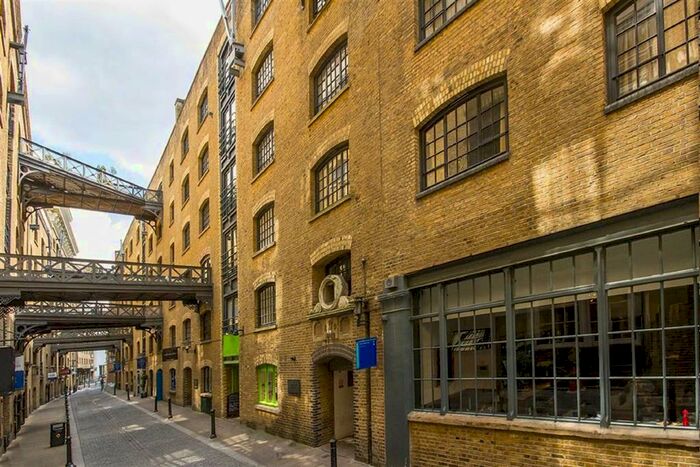 2 Bedroom Flat To Rent In Shad Thames, London, SE1