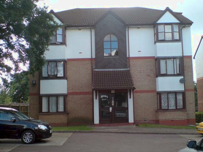 Studio To Rent In St Pauls Rise, Palmers Green, N13