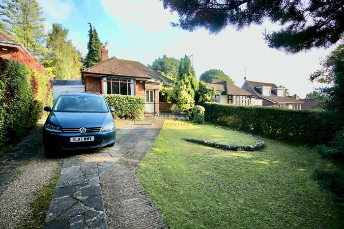 3 Bedroom Bungalow For Sale In Willow Lane, Amersham HP7