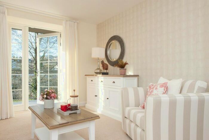 2 Bedroom Flat To Rent In Lambrook Court, Gloucester Road, Bath, BA1