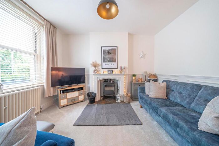 3 Bedroom End Of Terrace House For Sale In Brooklands, Buxton, SK17