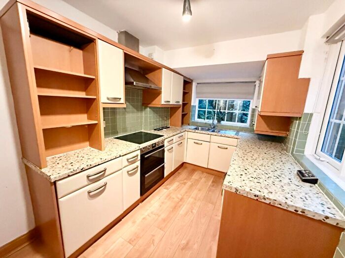 3 Bedroom Semi-Detached House To Rent In Russell Avenue, Wollaton, Nottingham, Nottinghamshire, NG8